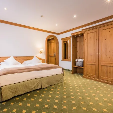 奥特施米德希特珀特酒店 