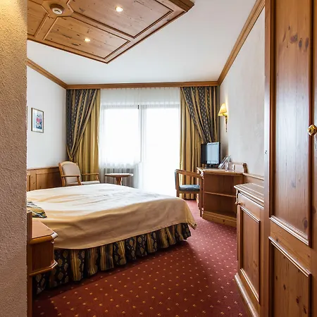 奥特施米德希特珀特酒店  4*