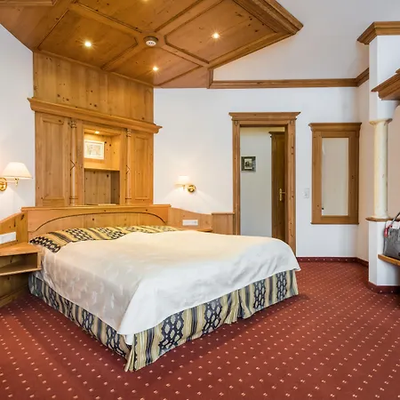 奥特施米德希特珀特酒店  4*