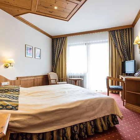 ألت شميد هيلتبولت فندق